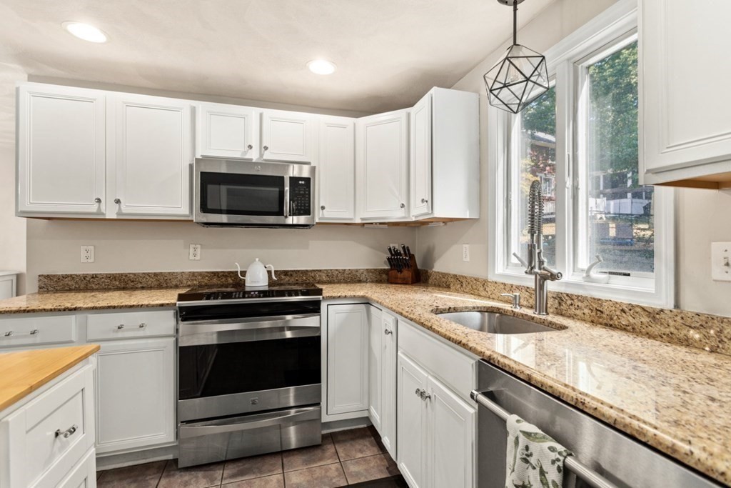 35 Swain Road Wilmington, MA 01887 - Photo 8 of 33 Gallery Image 8