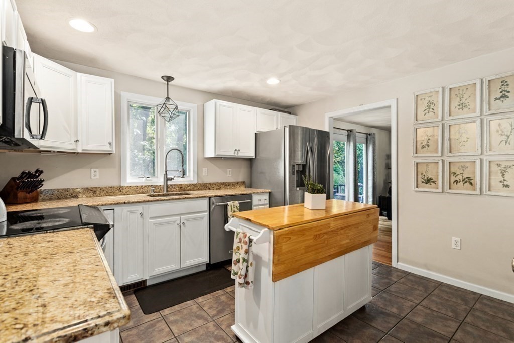 35 Swain Road Wilmington, MA 01887 - Photo 9 of 33 Gallery Image 9
