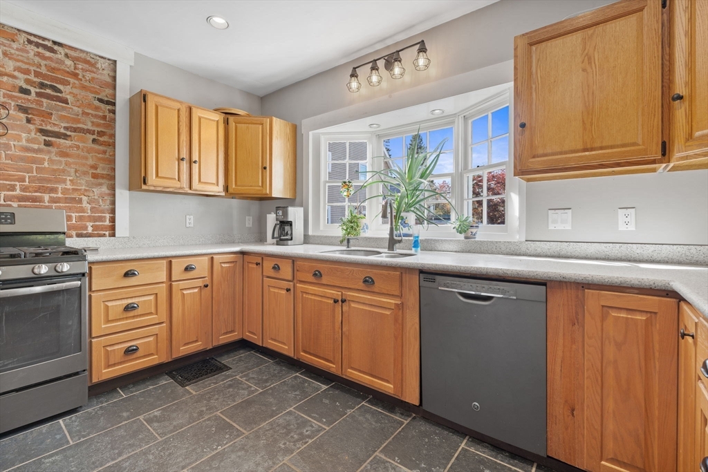 70 Race Street Haverhill, MA 01830 - Photo 3 of 42