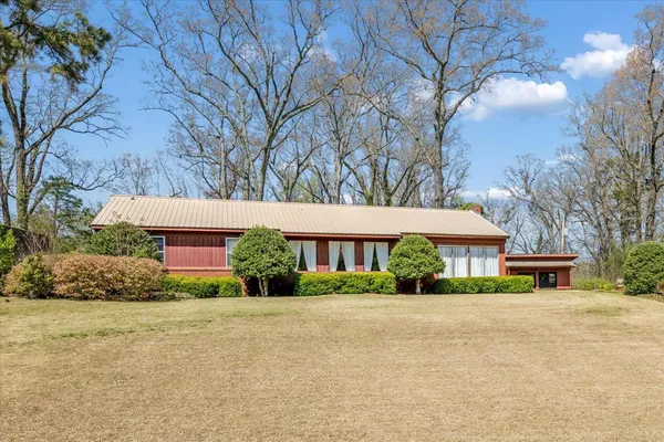 $325,000 | 560 Woodland Heights, Holly Springs, MS 38635