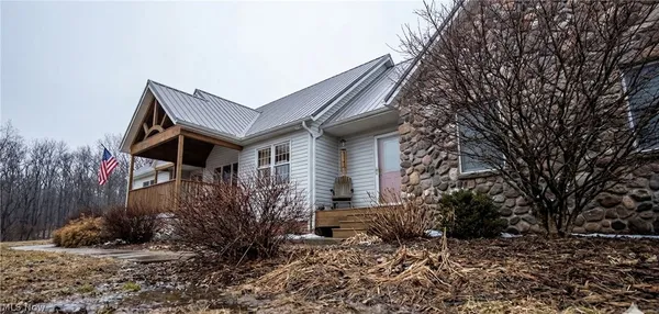 $405,000 | 2353 East Sterling Road, Creston, OH 44217