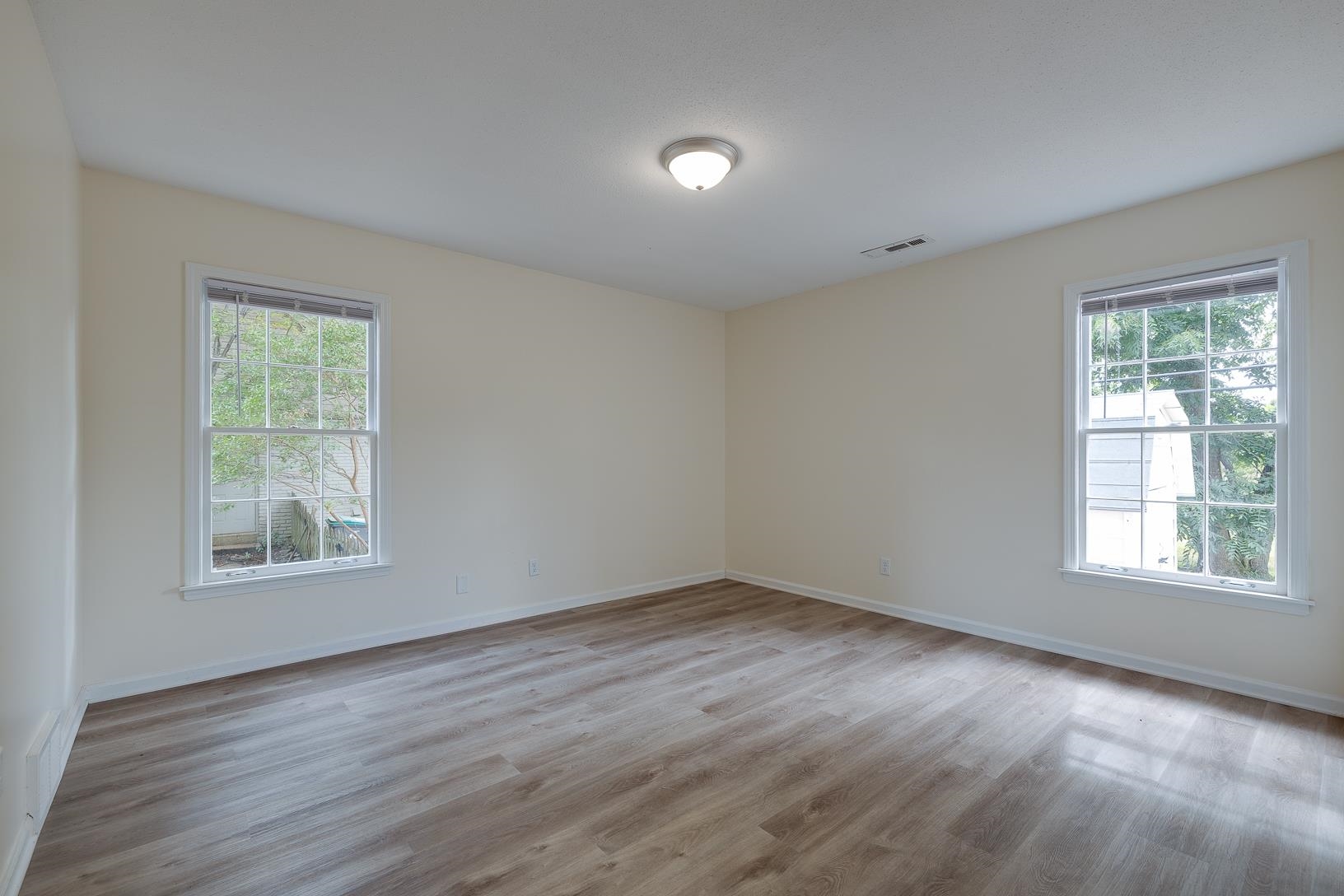 2289 Lynnfield Road Memphis, TN 38119 - Photo 3 of 17 Gallery Image 3