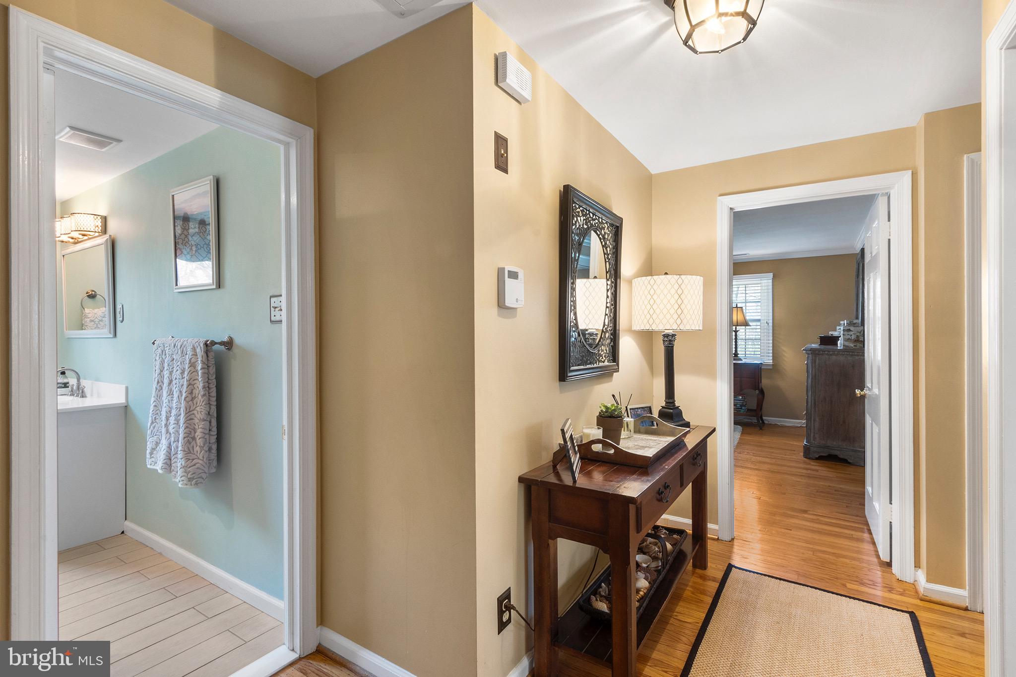 478 Nob Hill Road Devon, PA 19333 - Photo 28 of 55 2nd floor hallway