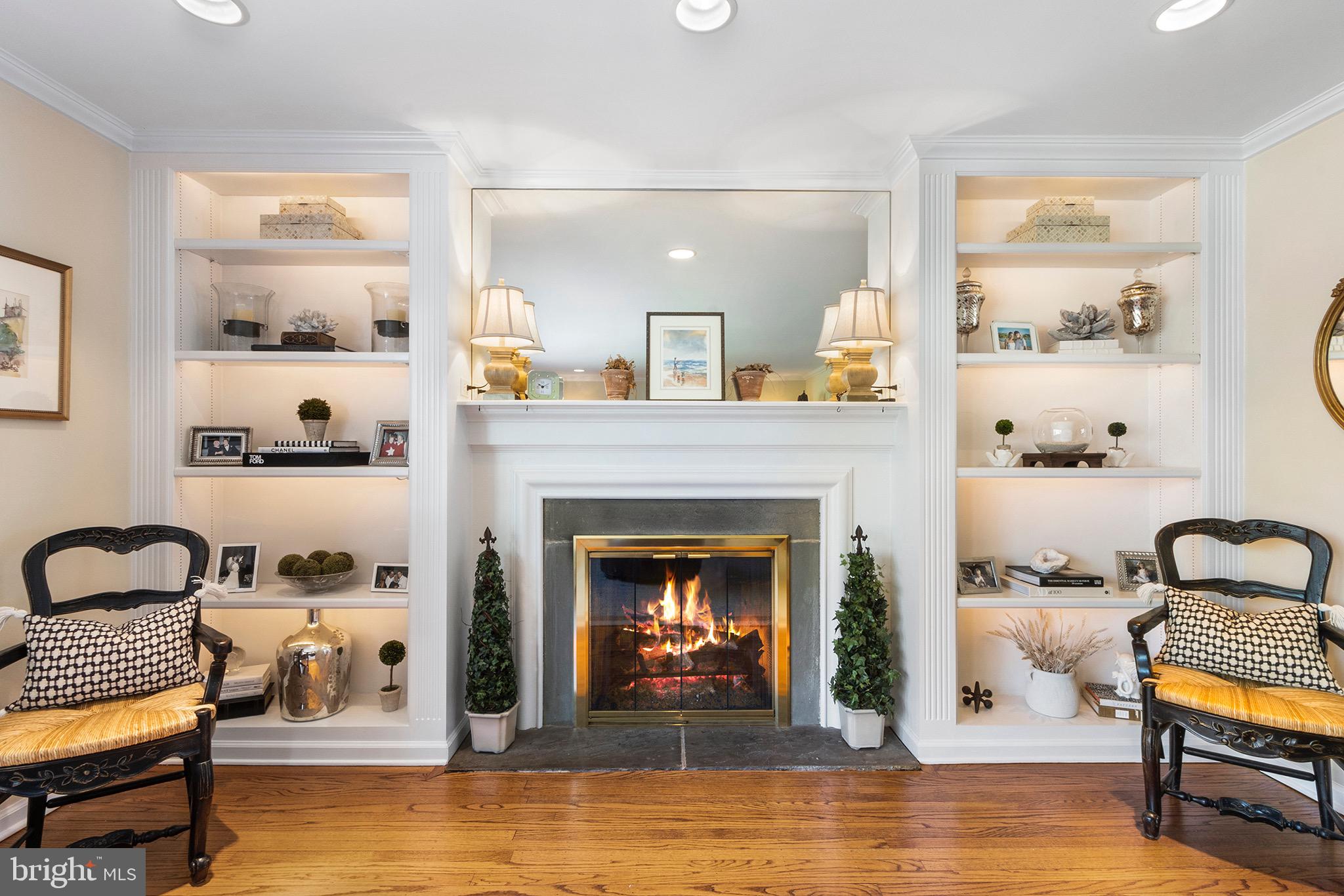 478 Nob Hill Road Devon, PA 19333 - Photo 4 of 55 Gas fireplace/built-ins