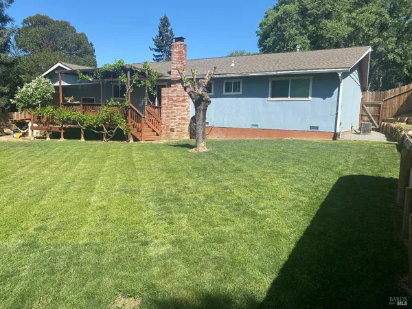 $600,000 | 1725 East Madrone Avenue, Ukiah, CA 95482