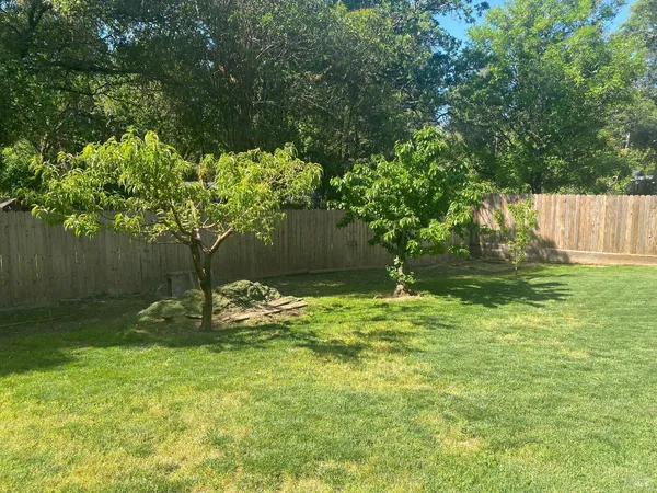 $600,000 | 1725 East Madrone Avenue, Ukiah, CA 95482