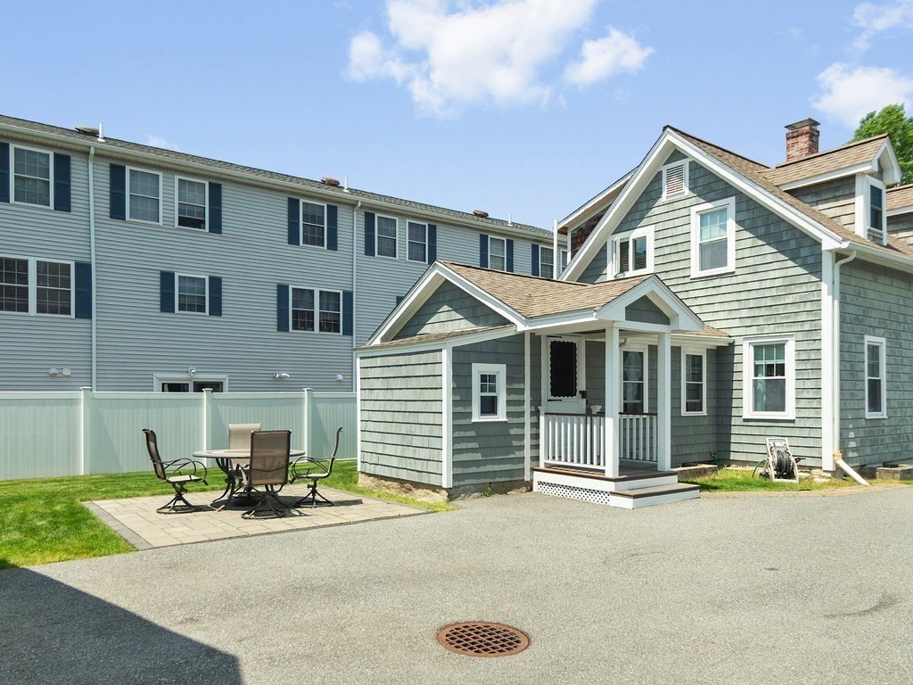 29 Ash Street Waltham, MA 02453 - Photo 35 of 37