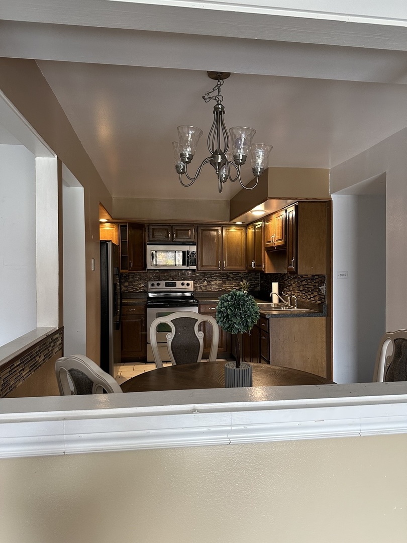 18559 Escanaba Avenue, Unit 305 Lansing, IL 60438 - Photo 6 of 17