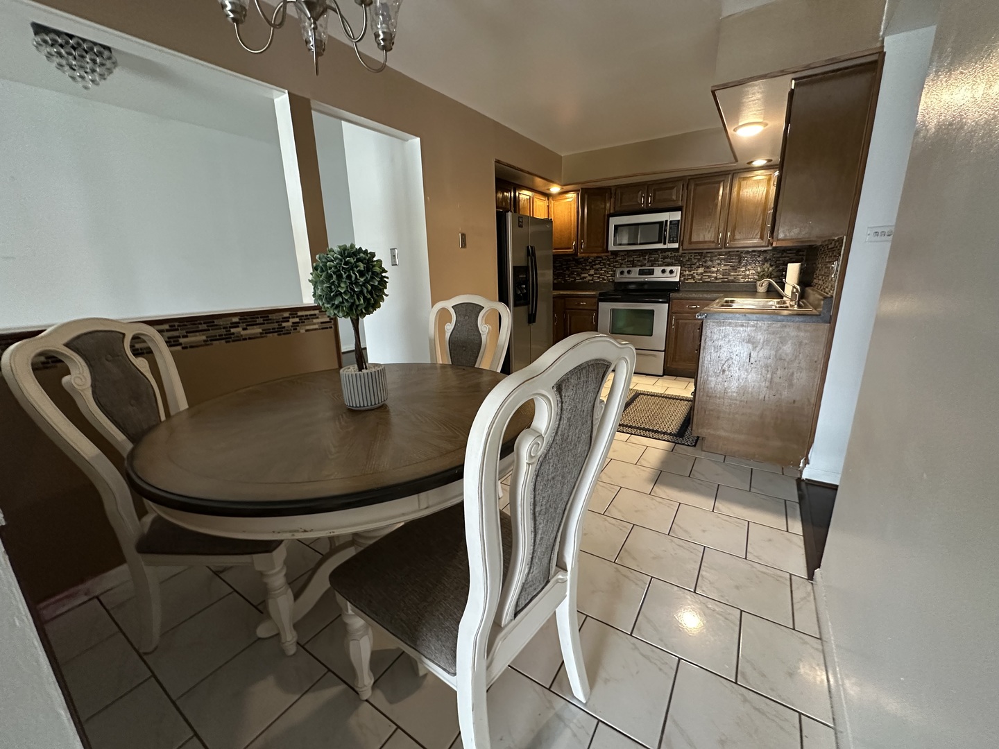 18559 Escanaba Avenue, Unit 305 Lansing, IL 60438 - Photo 7 of 17