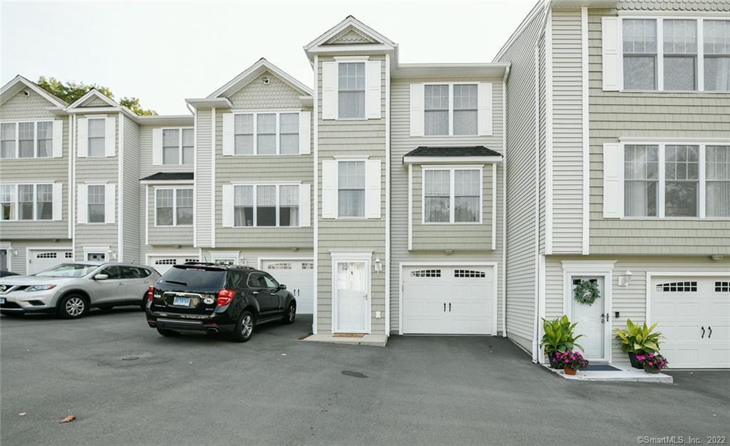 129 Taft Pointe, Unit 4 Waterbury, CT 06708 - Photo 1 of 1 Gallery Image 1