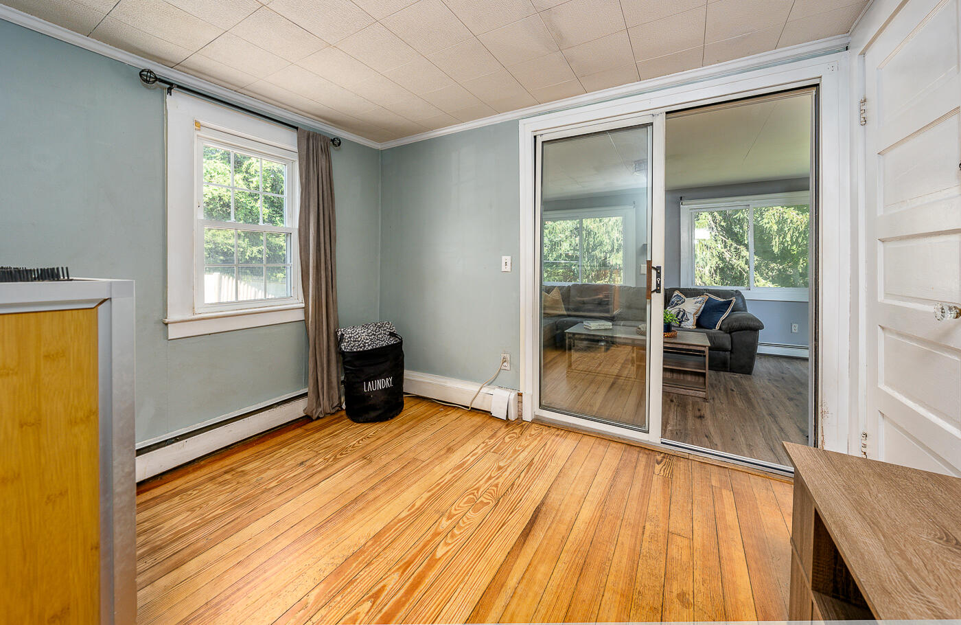 42 Hunters Brook Road Sagamore Beach, MA 02562 - Photo 15 of 27 livroom1