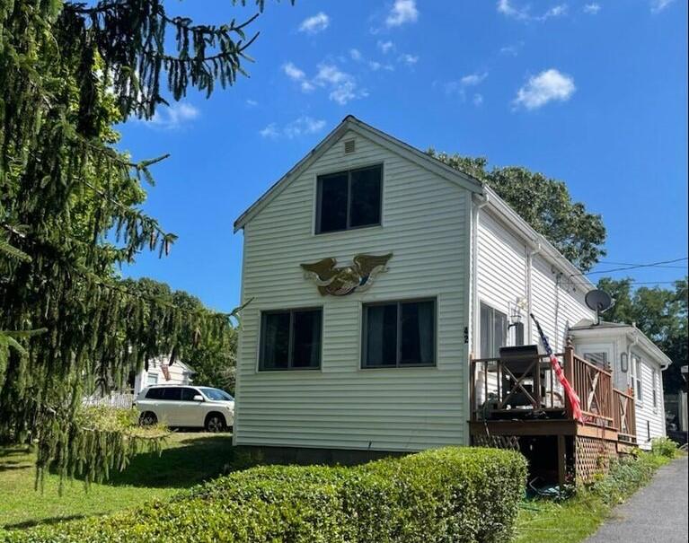 42 Hunters Brook Road Sagamore Beach, MA 02562 - Photo 2 of 27 20220826173038862630000000-o