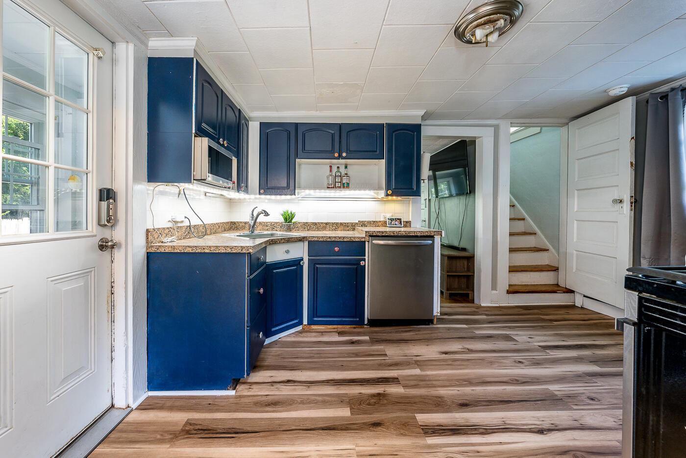 42 Hunters Brook Road Sagamore Beach, MA 02562 - Photo 6 of 27 kitchen1