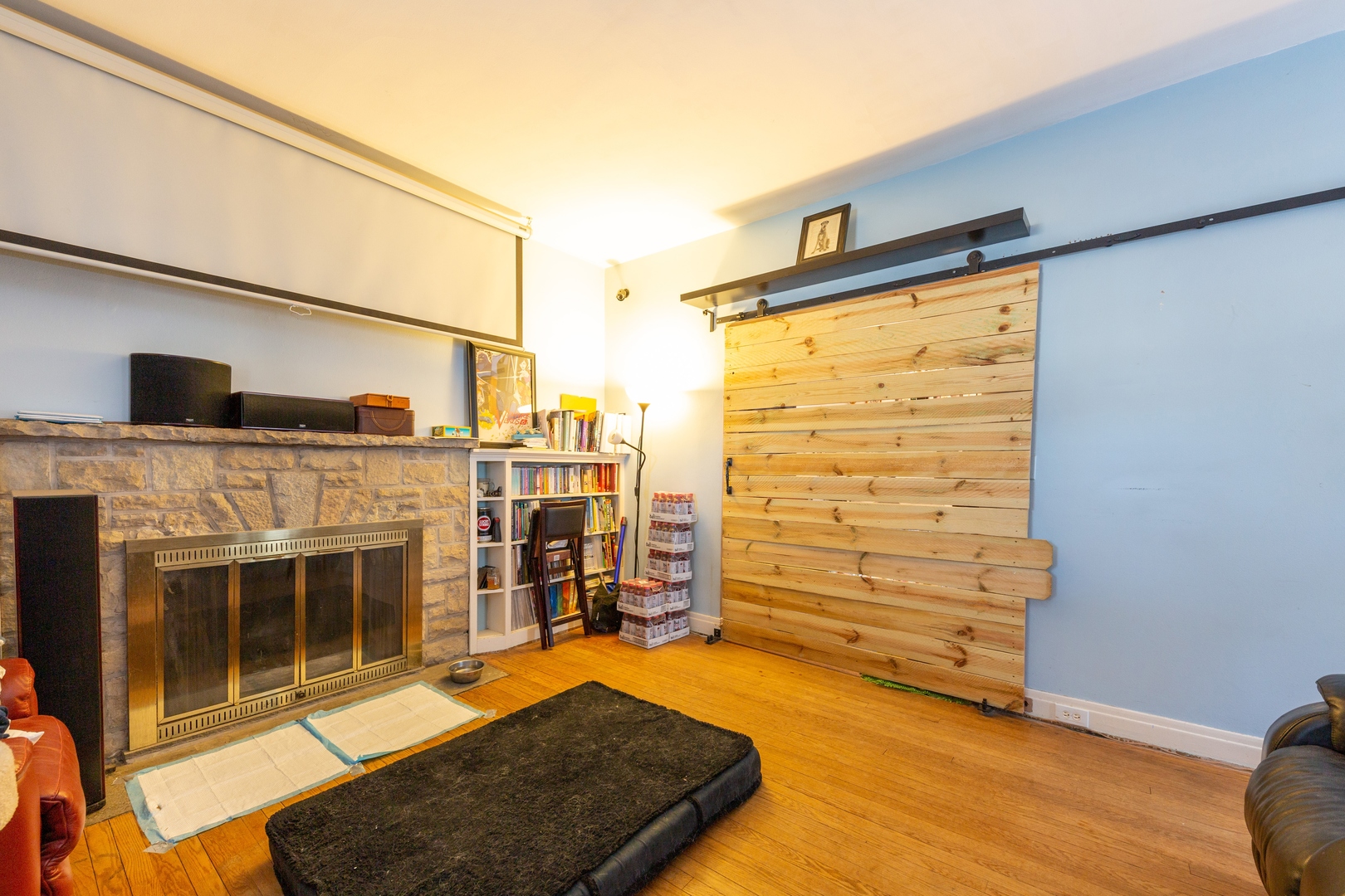 870 Half Day Road Highland Park, IL 60035 - Photo 2 of 10 a view of livingroom with furniture