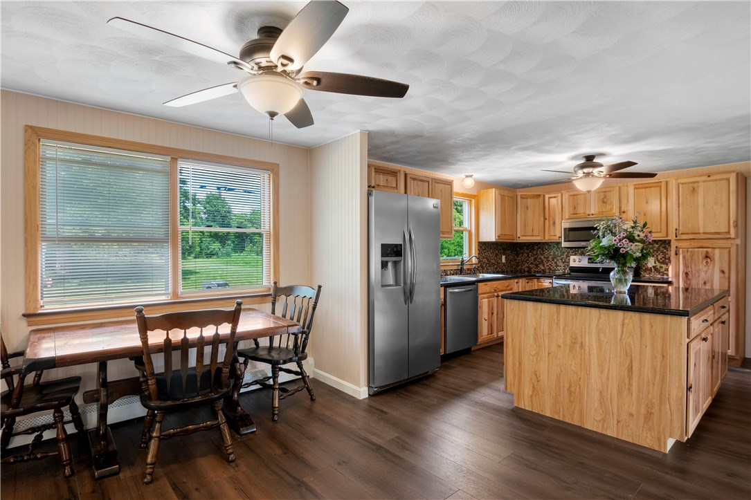 1110 Pippin Orchard Road Cranston, RI 02921 - Photo 4 of 27