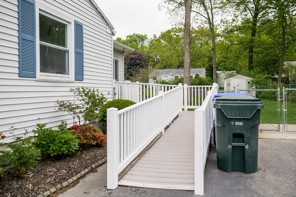 99 Louis Road Springfield, MA 01118 - Photo 20 of 30 Gallery Image 20