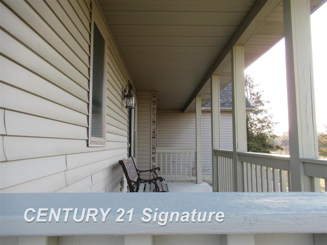 11212 West Stanley Road Flushing, MI 48433 - Photo 5 of 47