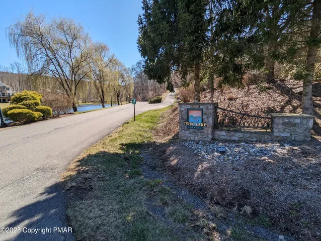 $459,900 | 203 Lincoln Lane, East Stroudsburg, PA 18301