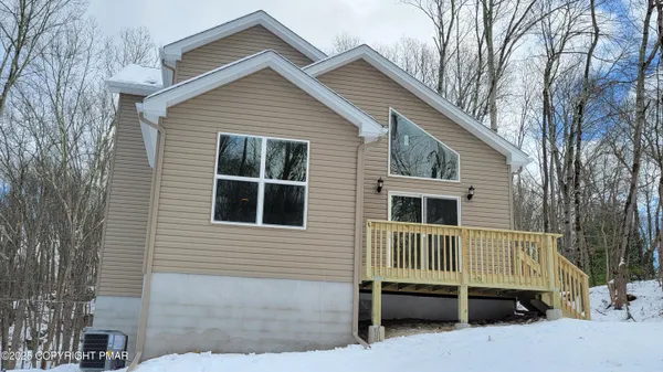 $459,900 | 203 Lincoln Lane, East Stroudsburg, PA 18301