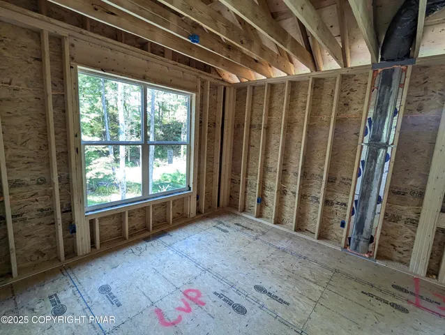 $479,900 | 203 Lincoln Lane, East Stroudsburg, PA 18301