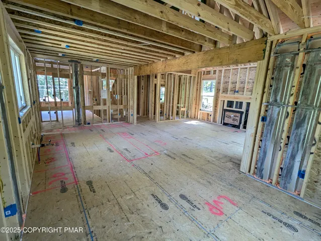 $479,900 | 203 Lincoln Lane, East Stroudsburg, PA 18301