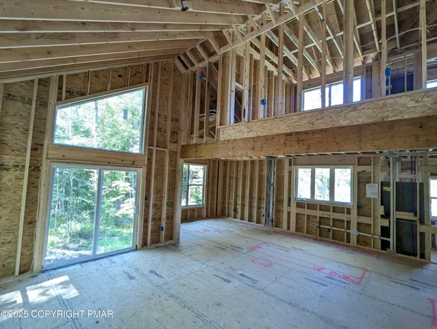 $479,900 | 203 Lincoln Lane, East Stroudsburg, PA 18301