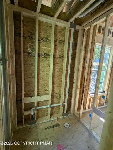 $479,900 | 203 Lincoln Lane, East Stroudsburg, PA 18301