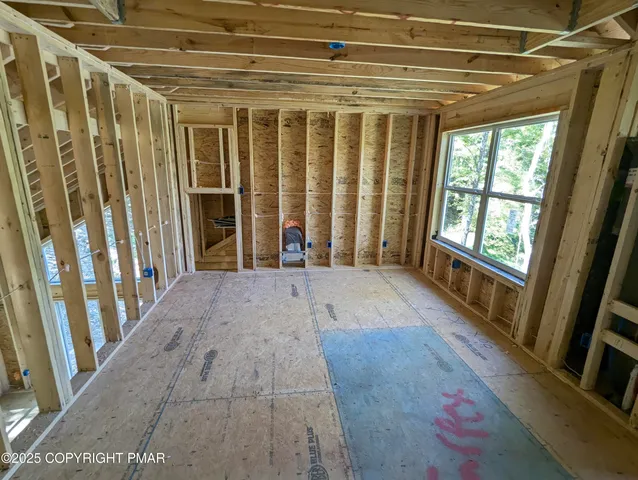 $479,900 | 203 Lincoln Lane, East Stroudsburg, PA 18301