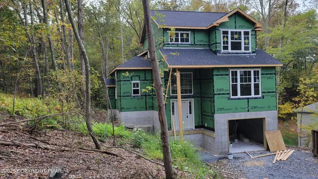 $479,900 | 203 Lincoln Lane, East Stroudsburg, PA 18301