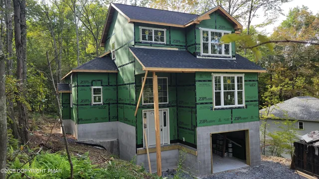 $479,900 | 203 Lincoln Lane, East Stroudsburg, PA 18301