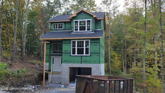 $479,900 | 203 Lincoln Lane, East Stroudsburg, PA 18301