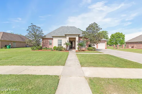 $395,000 | 9661 Belle Pl Drive, Maurice, LA 70555