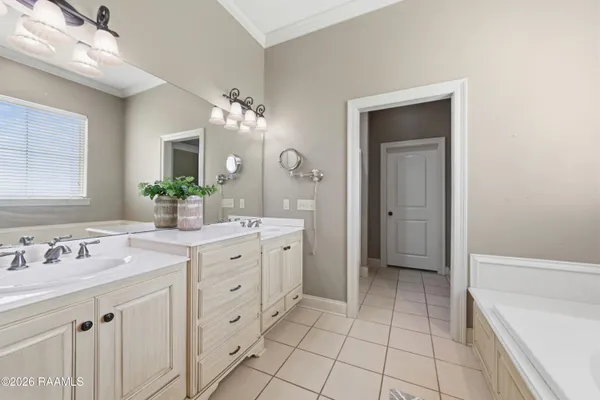 $395,000 | 9661 Belle Pl Drive, Maurice, LA 70555