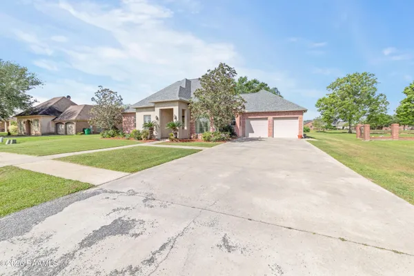 $395,000 | 9661 Belle Pl Drive, Maurice, LA 70555