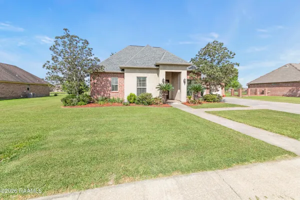 $395,000 | 9661 Belle Pl Drive, Maurice, LA 70555