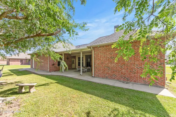 $395,000 | 9661 Belle Pl Drive, Maurice, LA 70555