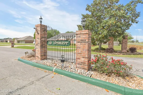 $395,000 | 9661 Belle Pl Drive, Maurice, LA 70555