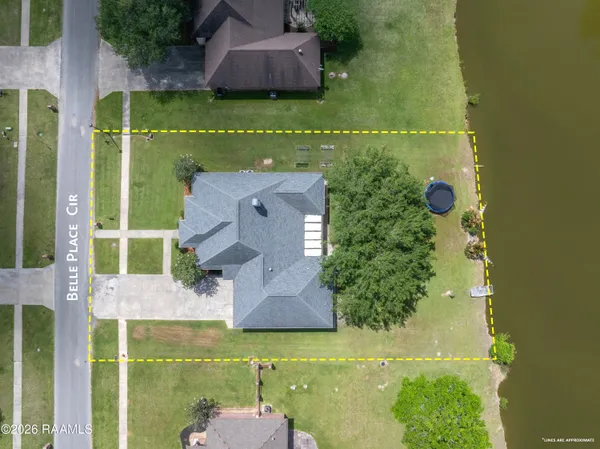 $395,000 | 9661 Belle Pl Drive, Maurice, LA 70555