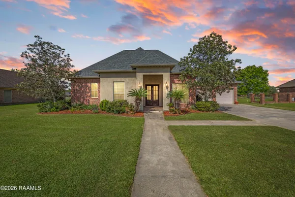 $395,000 | 9661 Belle Pl Drive, Maurice, LA 70555