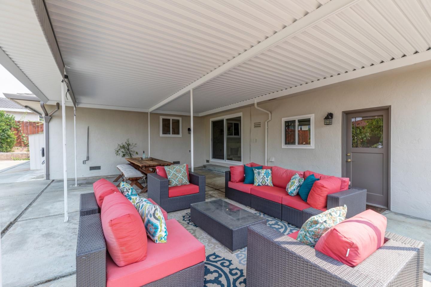 2479 Longview Drive San Leandro, CA 94577 - Photo 34 of 57 a living room with furniture