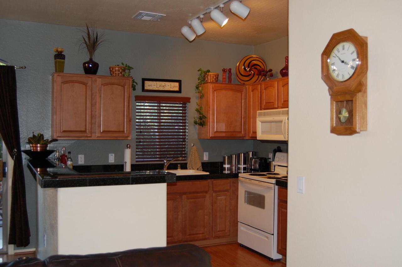 2150 East Bell Road, Unit 1163 Phoenix, AZ 85022 - Photo 3 of 9 Upgraded Kitchen