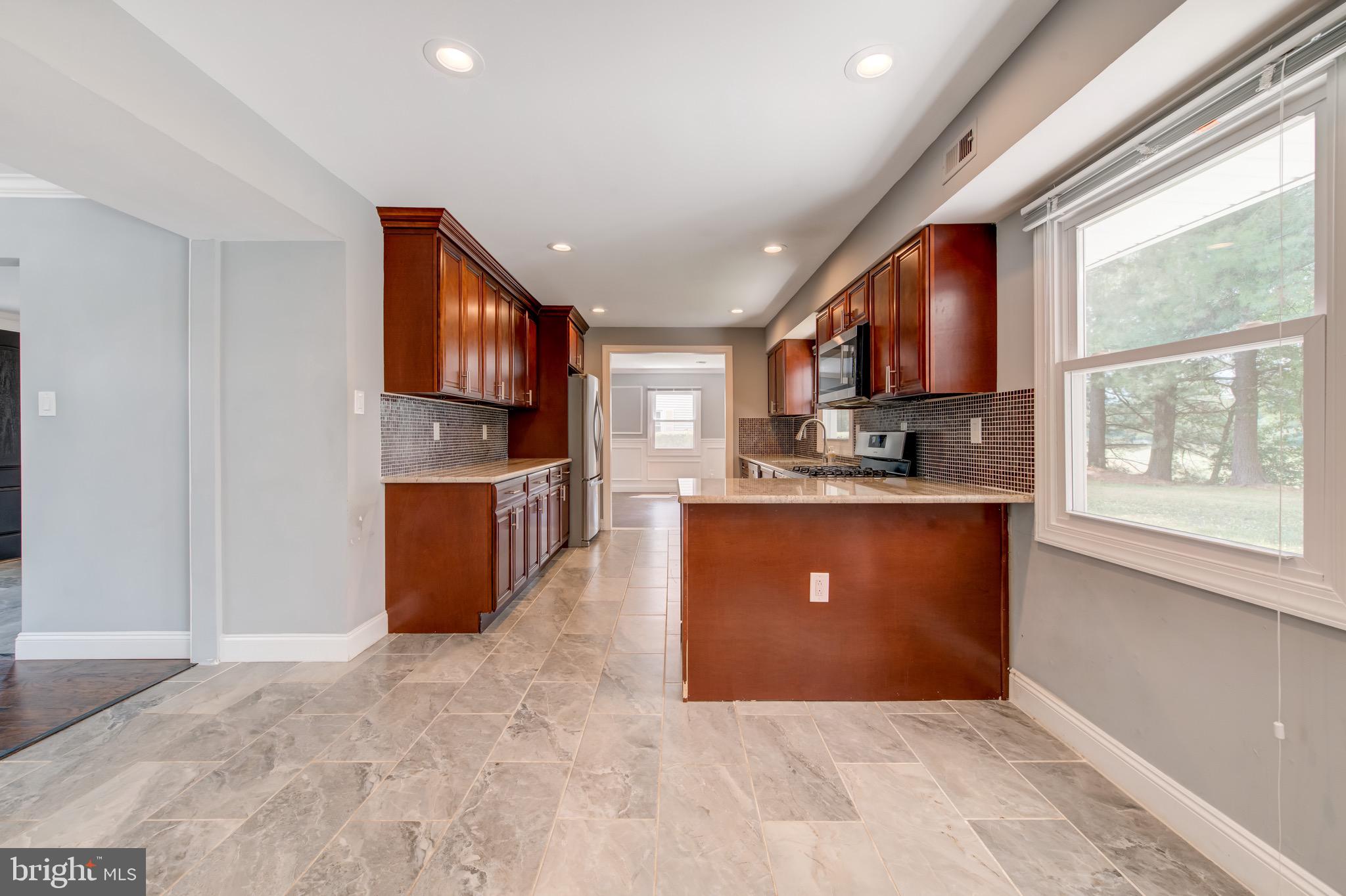 54 Country Club Road Willingboro, NJ 08046 - Photo 12 of 42 Gallery Image 12
