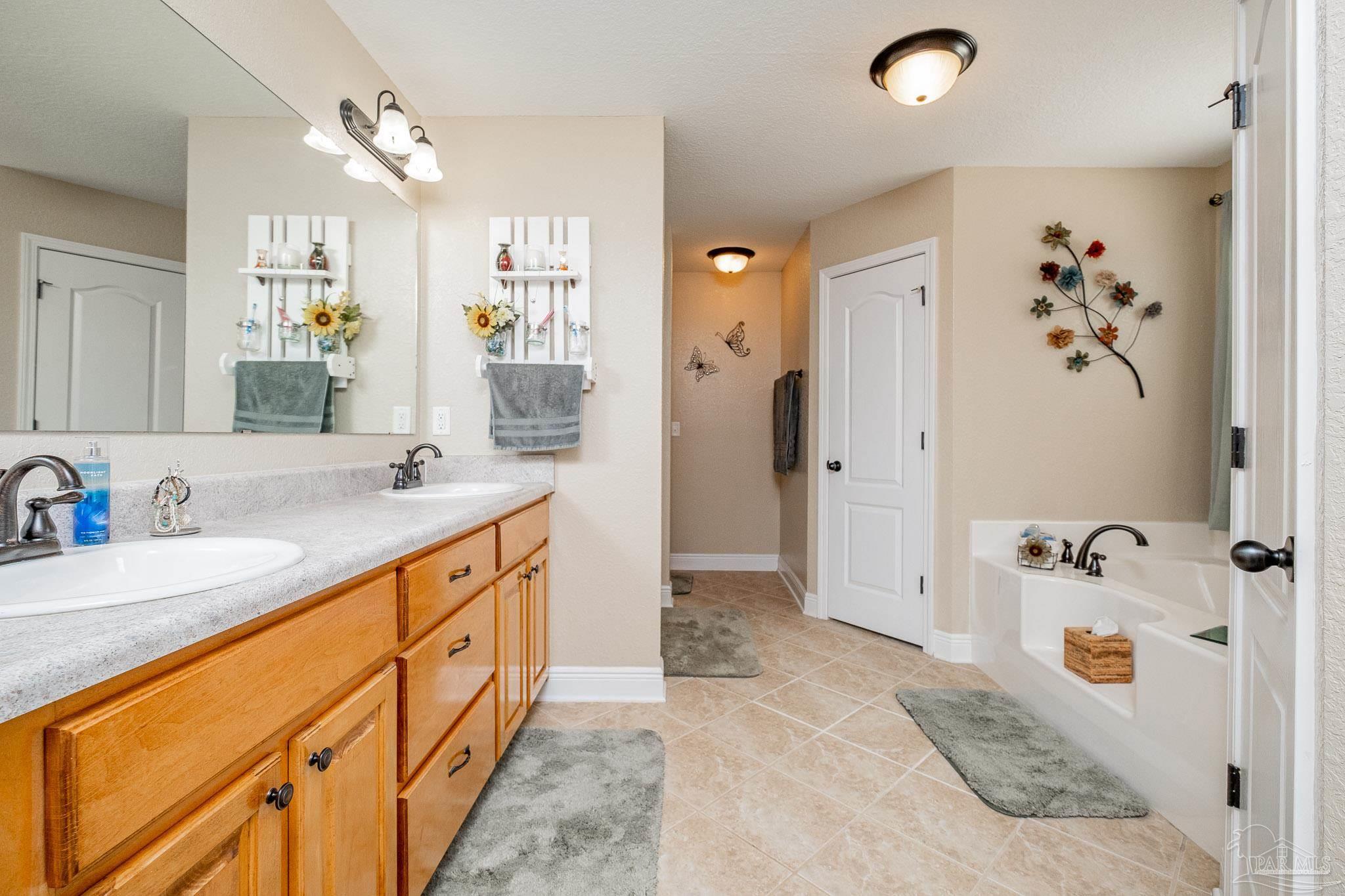 2947 Wallace Lake Road Milton, FL 32571 - Photo 19 of 45 Gallery Image 19