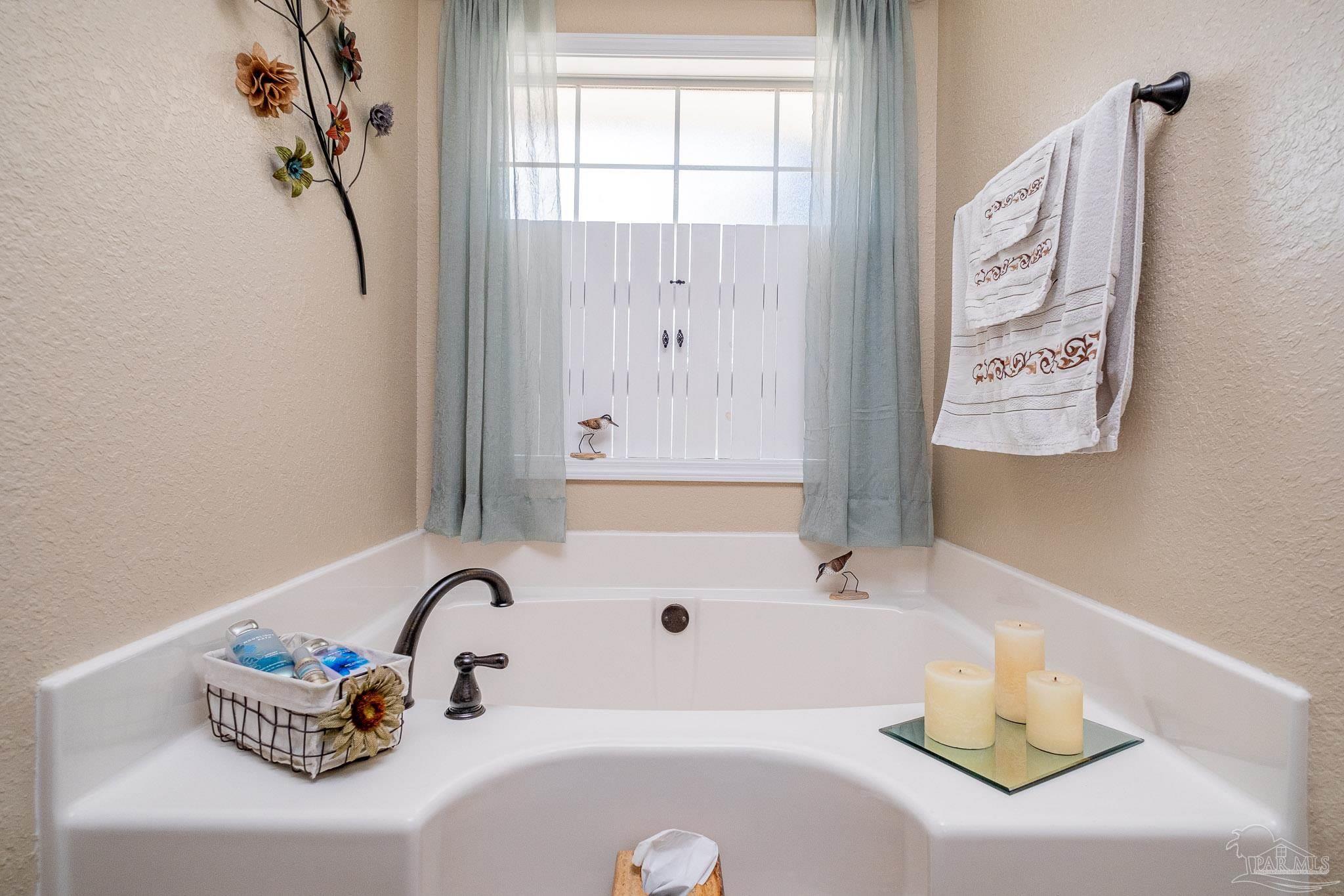 2947 Wallace Lake Road Milton, FL 32571 - Photo 21 of 45 Gallery Image 21
