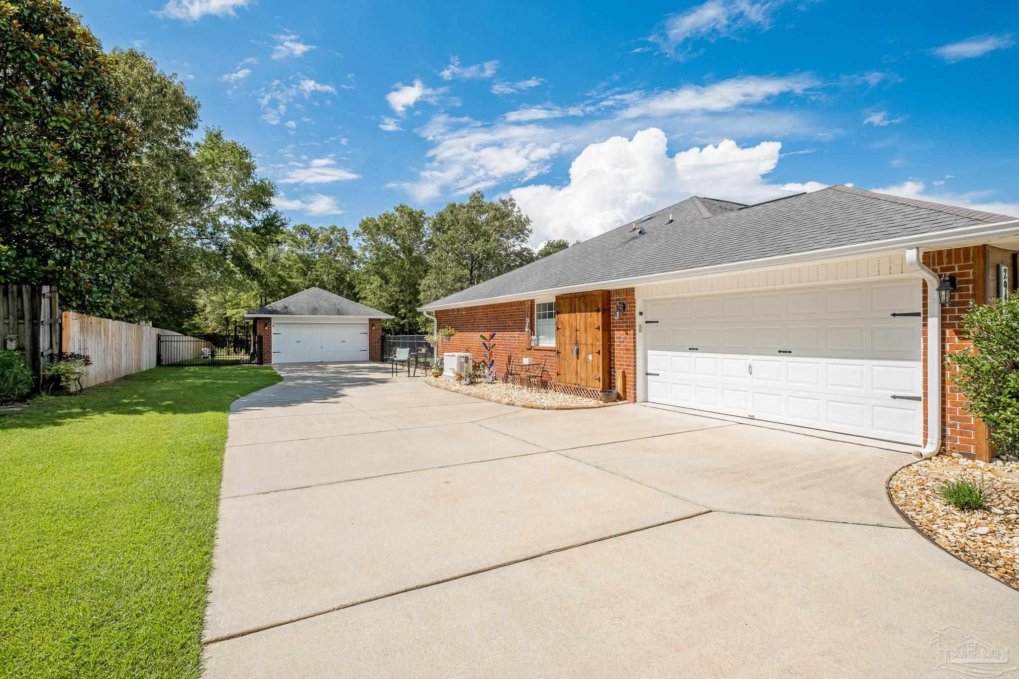 2947 Wallace Lake Road Milton, FL 32571 - Photo 4 of 45 Gallery Image 4