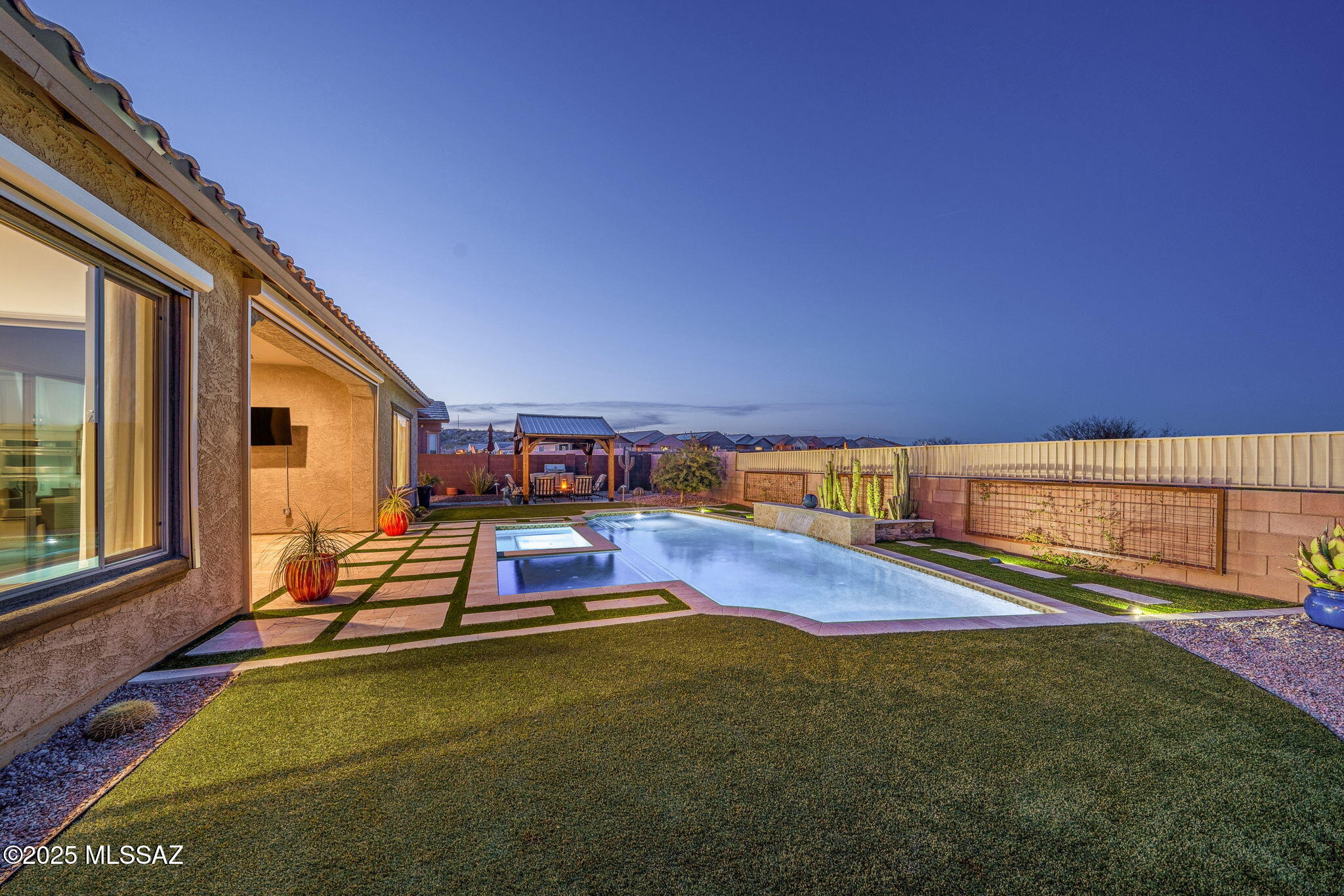 755 East Romsdalen Road Tucson, AZ 85755 - Photo 38 of 48