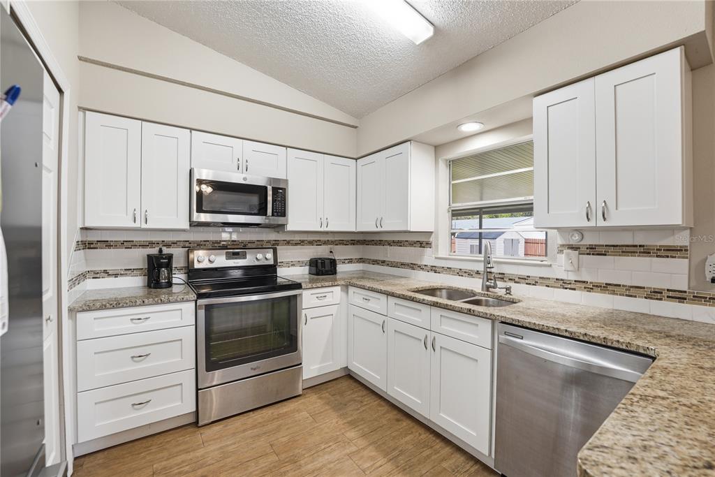 6459 Fall Street St. Cloud, FL 34771 - Photo 6 of 29