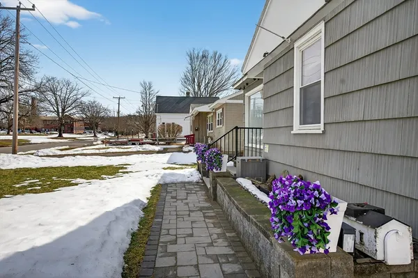 $265,000 | 46 Kenwood Street, Greenfield, MA 01301