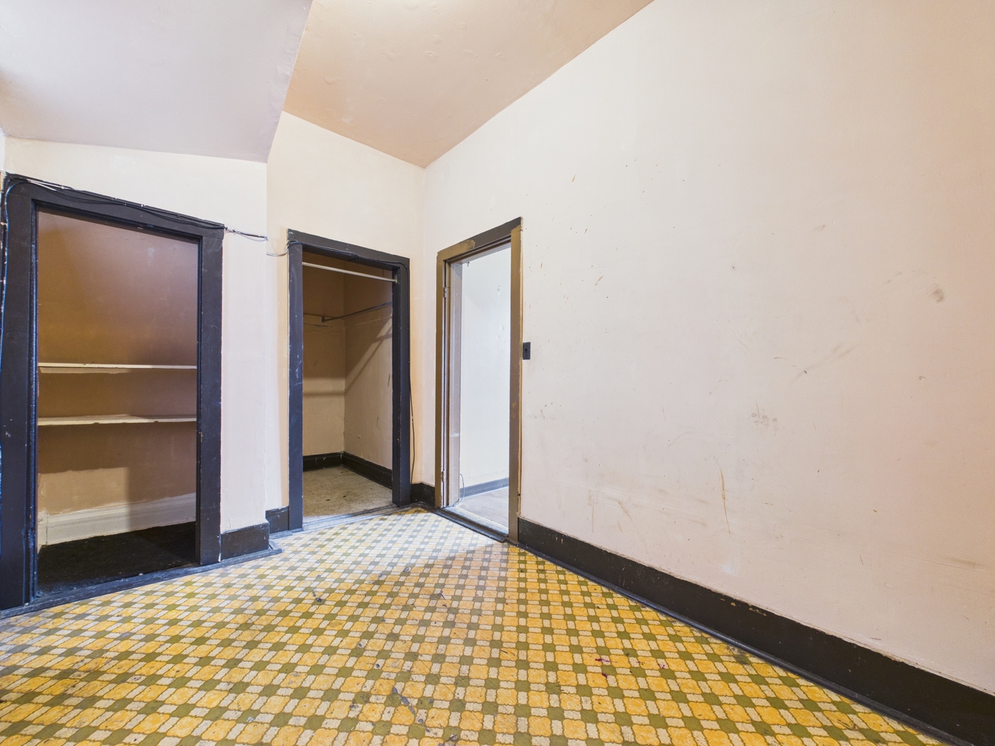 4734 South Racine Avenue Chicago, IL 60609 - Photo 9 of 32