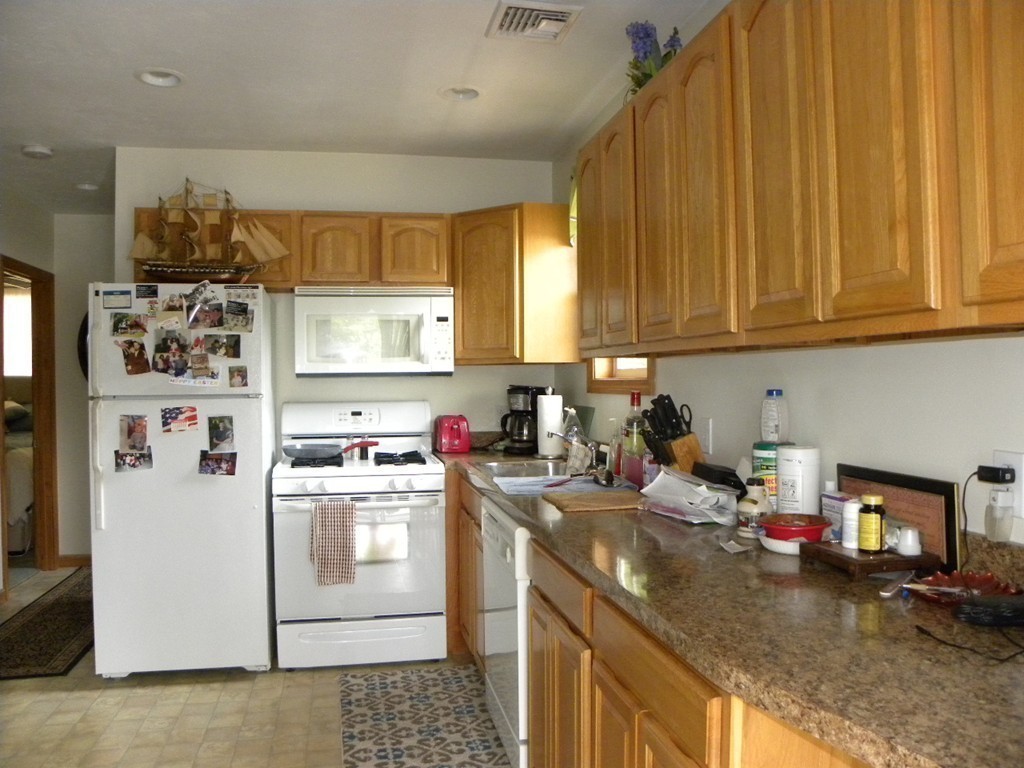52 Baker Road Charlton, MA 01507 - Photo 12 of 30 Gallery Image 12